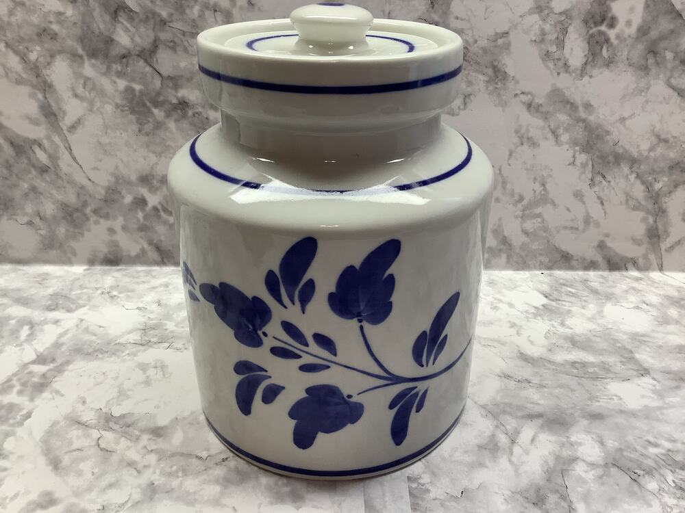 Vintage Hand-Painted Ceramic Jar from Viana do Castelo, Portugal w/lid #287-184
